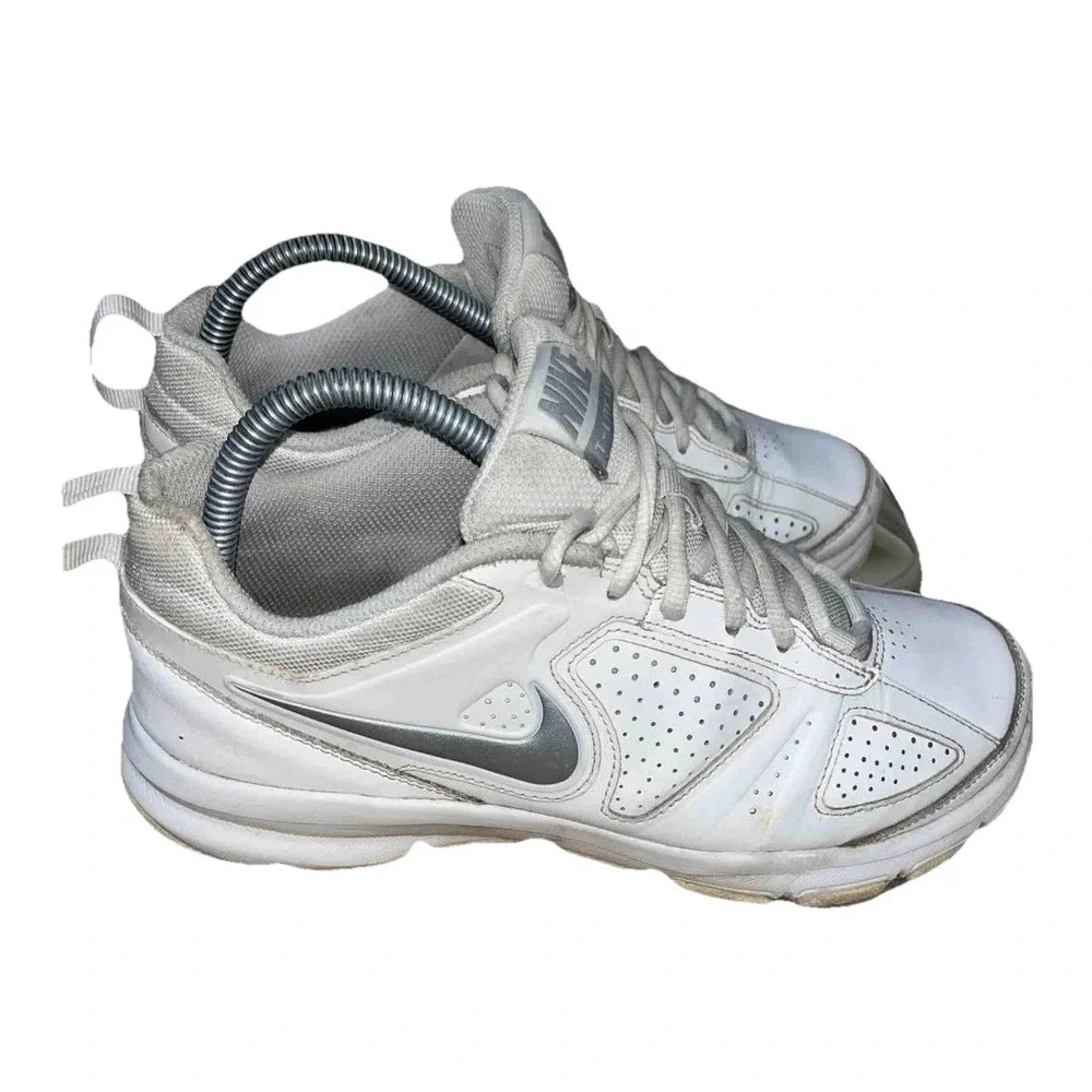 Nike Womens‎ T White Casual Shoes Sneakers Size 8.5 Athletic CrossFit Court Shoe